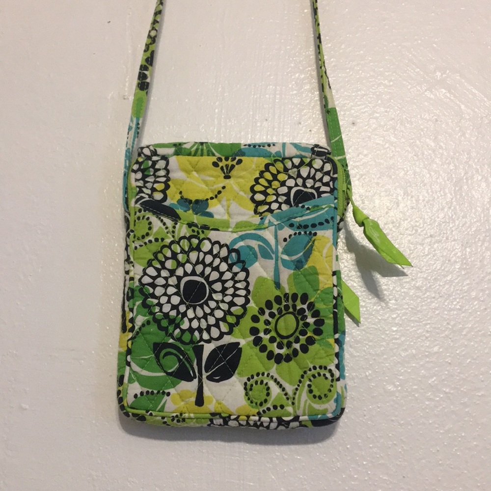 Verá bradly body strap purse